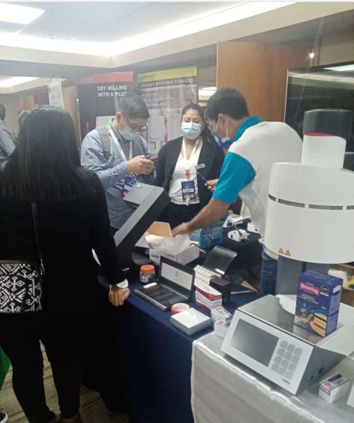 BLZ Dental LS100 in Megatec Expoferia Peru